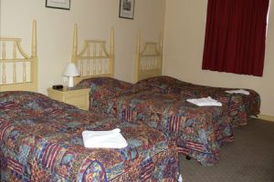 Knickerbocker Hotel Motel - Redcliffe Tourism